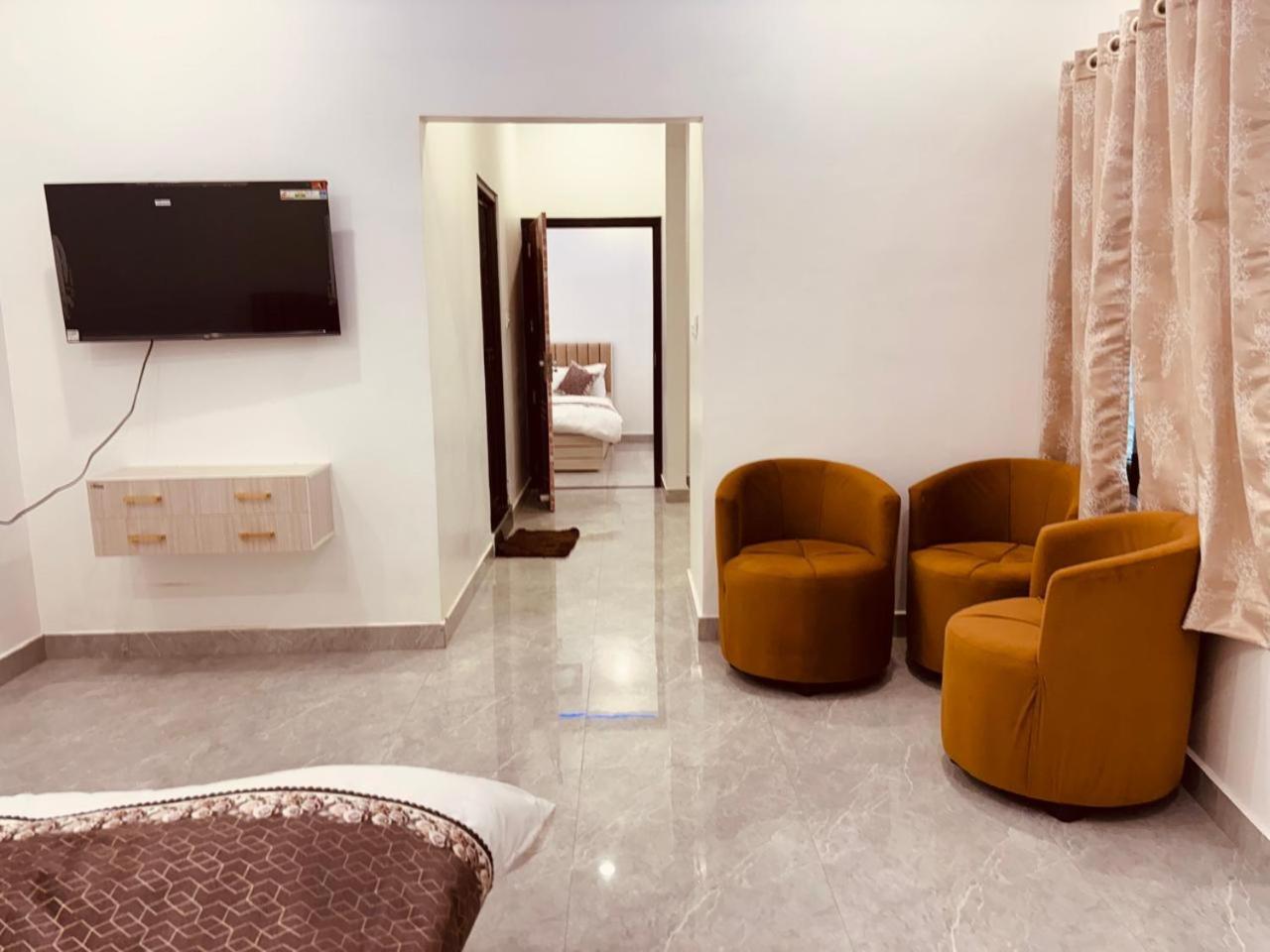 Shri Ram Darbar Hotel Ayodhya ภายนอก รูปภาพ
