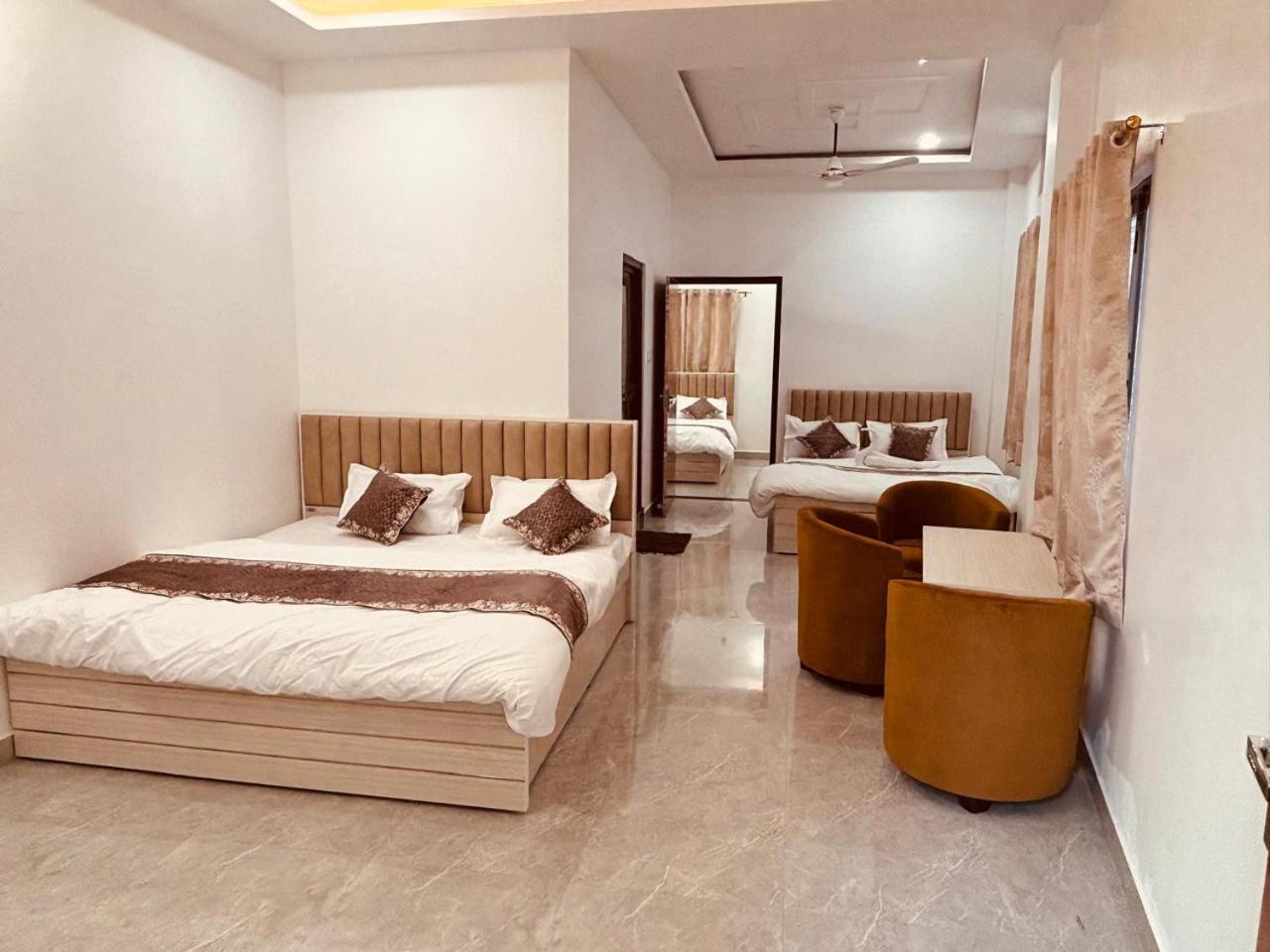 Shri Ram Darbar Hotel Ayodhya ภายนอก รูปภาพ