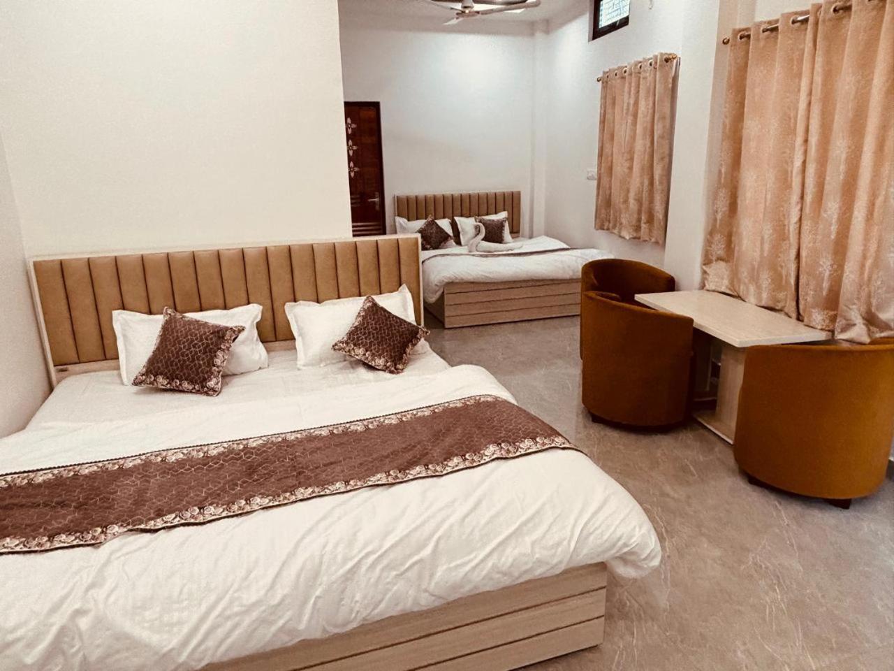 Shri Ram Darbar Hotel Ayodhya ภายนอก รูปภาพ